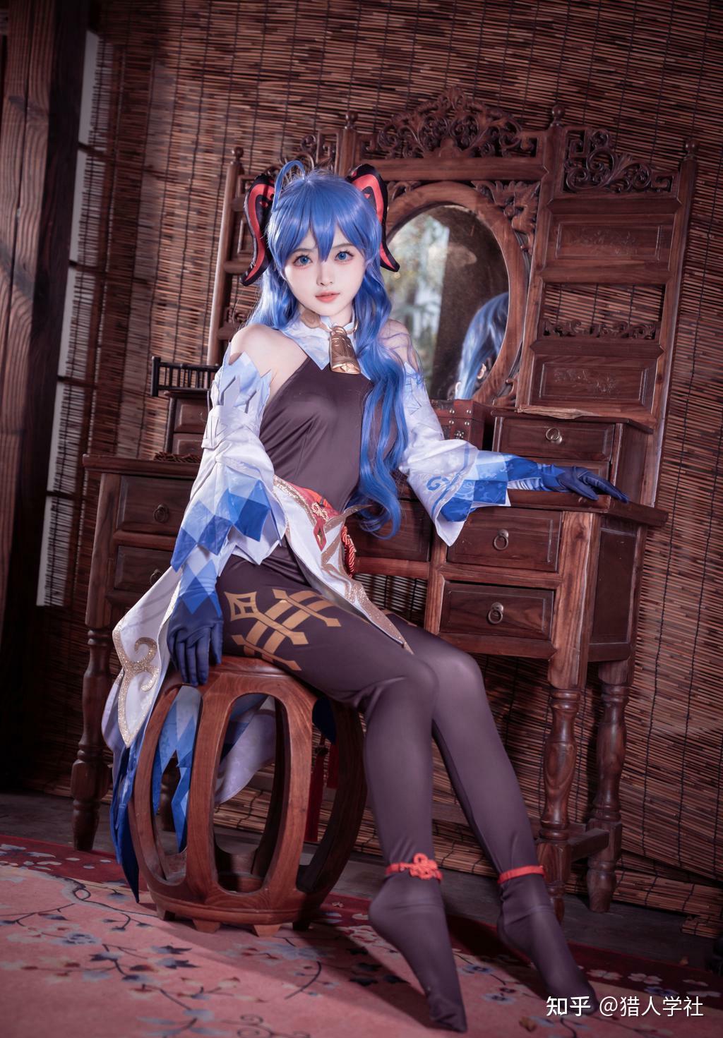 白莉爱吃巧克力高清Cosplay写真图片大全