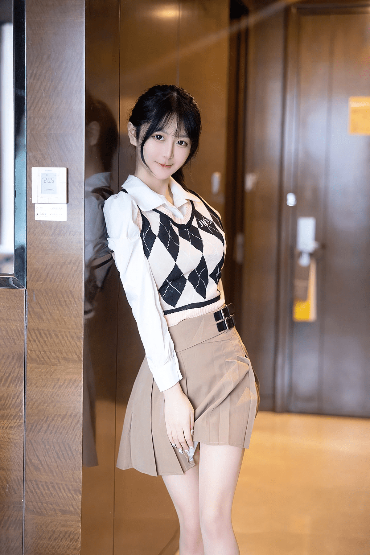 谢小蒽写真图片合集与社交主页