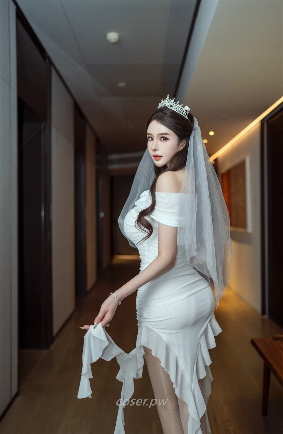 李丽莎角色还原写真图集