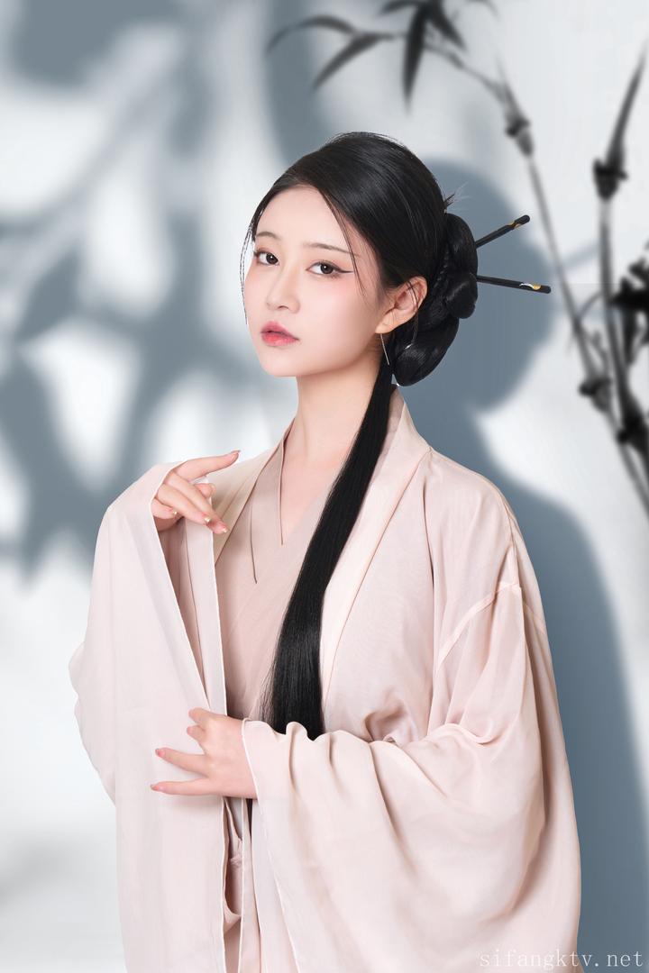 年年nnian高清Cosplay写真图片大全