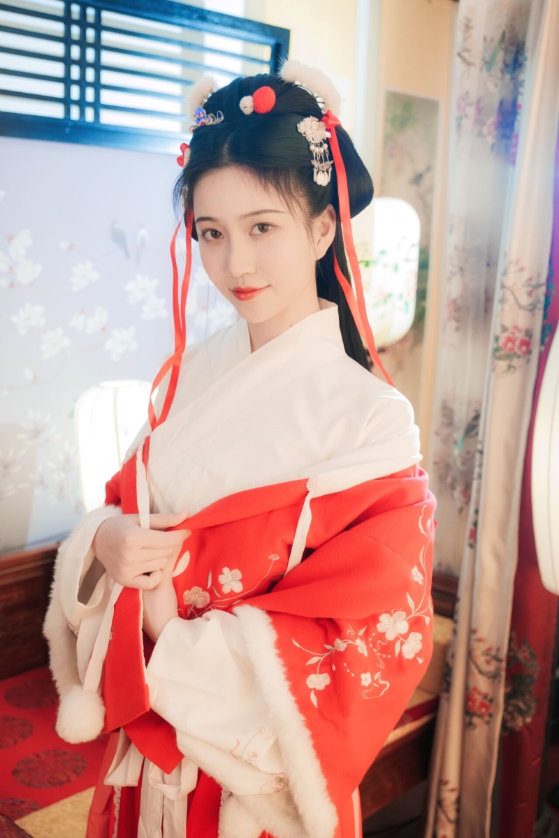 年年nnian写真图集·个人资料与Cosplay高清作品