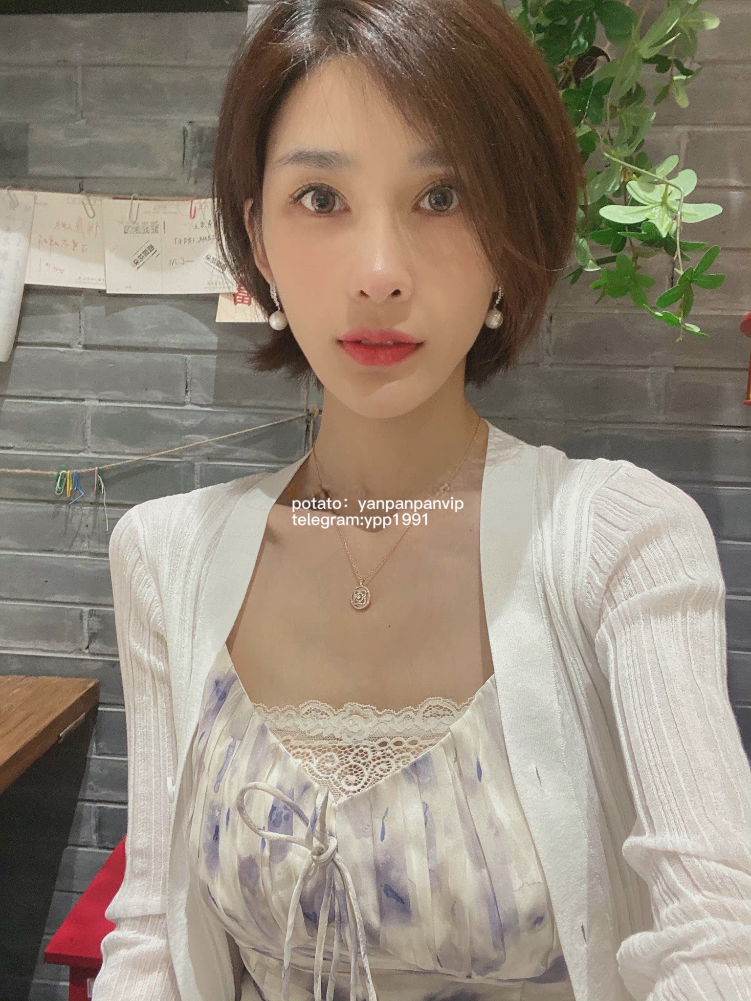 闫盼盼写真图片合集与社交主页